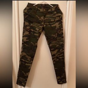 Forever 21 Women Camo skinny jeans Size 25